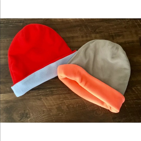 Free People Movement Fleece Beanie Red & Light Blue Contrast Cuff Logo - Picture 3 of 4